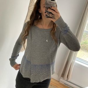 Volcom grey organic knit sweater size small with blue details